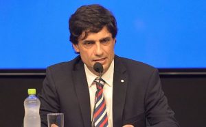 Anuncios oficiales Por DNU restringen la compra de dólares