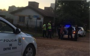 Colisión entre una moto y un automóvil en la ciudad de Colón