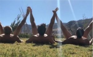 «Butthole sunning» la llamativa tendencia en redes sociales