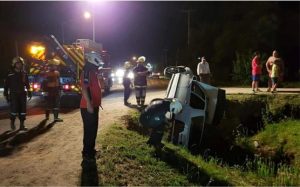 Vuelco de un auto en la ruta 130, dos personas lesionadas
