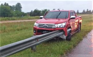 Despiste de una camioneta en la Autovía Artigas