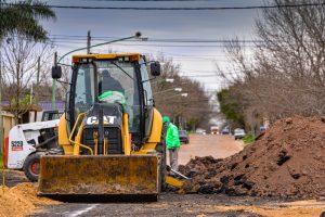 Se completaron nuevos metros de red de agua y cloaca en un barrio elisense