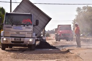 Se avanza con la pavimentación de la rotonda de los bulevares Schroeder y Guex