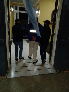 Personal de la jefatura Colón detuvo un masculino que era requerido por la justicia de San Isidro.