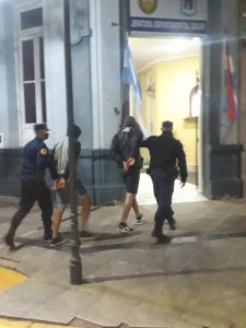 Tres detenidos y varios allanamientos en San José relacionados a narcomenudeo.