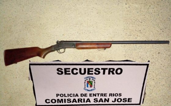 Secuestro de un arma de fuego en San José relacionado a causas por denuncias recíprocas.
