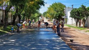 Se trabaja en la tercera cuadra de pavimentado en San José