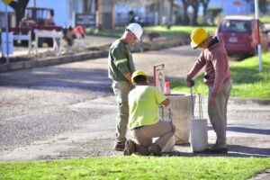 Inició la construcción de sendas peatonales en la rotonda de Guex y Mitre