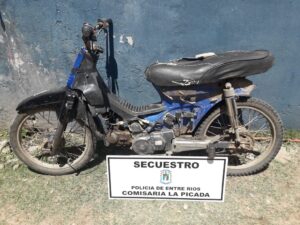 Se recuperó hoy, en Barrio El Brillante, una moto sustraída ayer en Colón