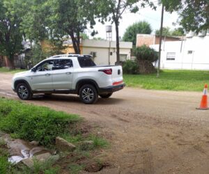 Colón : Una mujer resultó con lesiones tras un choque entre una moto y una camioneta.
