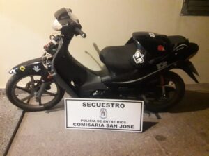 En recorridas preventivas personal de Comisaría San José, recupera una motocicleta que había sido sustraída