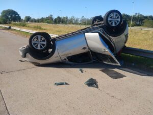 Despiste y vuelco en el km 181  de la Autovía General José Gervasio Artigas