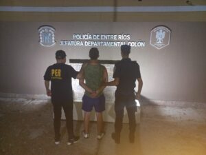 Personal de la división de investigaciones jefatura departamental Colón recuperó elementos  y dinero que había sido sustraído