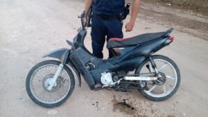 Secuestro de motocicleta para establecer real procedencia y propiedad