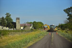 Villa Elisa: Se destinan recursos a la mejora de caminos del ejido