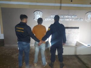 MASCULINO CON PEDIDO DE DETENCIÓN FUE INTERCEPTADO EN COLÓN.