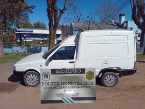 PLANTA DE VERIFICACIÓN POLICIAL: PERSONAL POLICIAL DETECTÓ UN VEHÍCULO CON IRREGULARIDADES.