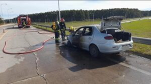 INCENDIO DE AUTOMÓVIL