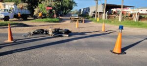 Colisión en Villa Elisa: Motociclista resulta lesionado tras choque con camioneta.
