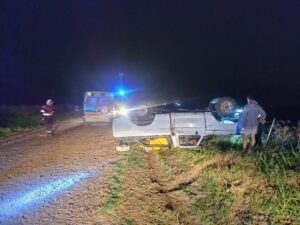 Vuelco en Camino Vecinal de Ripio: Varias personas debieron ser hospitalizadas.