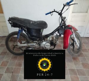 Colón: Personal de Investigaciones secuestró formalmente una motocicleta para establecer procedencia.