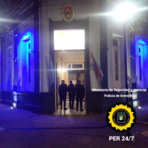 UN MASCULINO FUE DETENIDO POR UN   ROBO EN FLAGRANCIA.