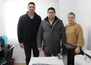 Se entregó una computadora al centro de salud Las Montoneras