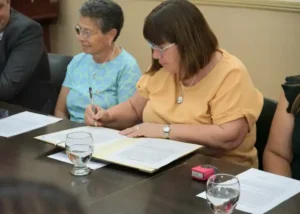 Villa Elisa  firmó un convenio para obras de bacheo y demarcación de la ruta 23