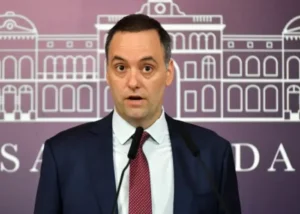 Ni hormonización a menores ni cambio de cárcel por autopercepción: el Gobierno anunció cambios en la Ley de Identidad de Género