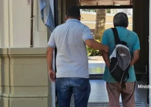 INTERCEPTAN A UN HOMBRE QUE HABÍA SUSTRAÍDO UN TELÉFONO CELULAR