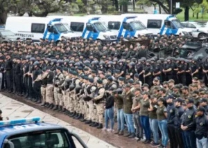 Nación aumenta sueldos a policías, gendarmes y otras fuerzas federales, sería del 5%