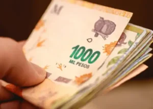 Los salarios aumentaron 3,1% en diciembre y le ganaron a la inflación, según el Indec