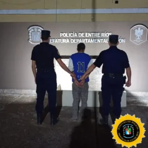 INTERCEPTAN A UN HOMBRE POR PRESUNTO HURTO EN UN COMERCIO DE COLÓN