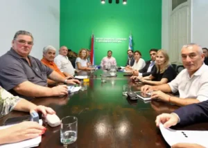 El gobierno cerró un acuerdo salarial con los docentes para todo el 2025: los detalles de la propuesta
