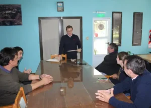 Pronunciamiento: Apertura de sobre para revoque interior y culminación del techo del SUM