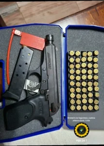 COLÓN: Allanamiento por Violencia Familiar, Secuestro de Arma de Fuego y Exclusión de un masculino.