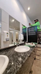 Villa Elisa: Mejora en infraestructura sanitaria del Polideportivo Municipal