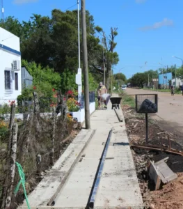 Pronunciamiento: Avanza la obra de vereda en la calle Juana Deymonnaz
