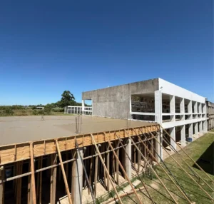 Villa Elisa: Se avanza en la construcción del nuevo cuerpo de nichos en el Cementerio