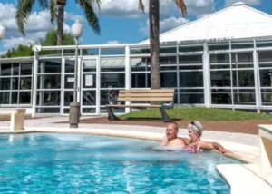 Piscina N° 1 de Termas Villa Elisa: un espacio para relajarse y reconectar