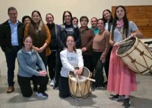 Pronunciamiento: Nuevos instrumentos para el taller de folclore