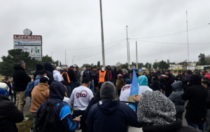 Trabajadores de Granja Tres Arroyos volvieron a manifestarse: ahora en el acceso a Concepción del Uruguay