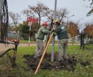Se continúa con la ampliación del alumbrado público en Villa Elisa