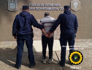 COLÓN: APREHENDIDO EN FLAGRANCIA MIENTRAS INTENTABA SUSTRAER CABLEADO DE UNA VIVIENDA DESHABITADA