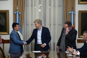 Arroyo Barú suma apoyo para mejorar caminos rurales