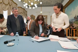 Gestiones para Villa Elisa en Paraná
